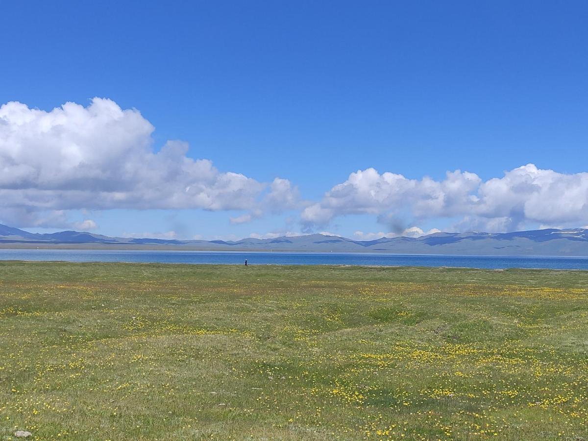 Yurt Camp Ali-Nur At Lake Song-Kol Юрточный Лагерь Али-Нур Озеро Сон-Куль Сон-Куль Кыргызстан Нарын Kyrgyzstan Naryn 外观 照片