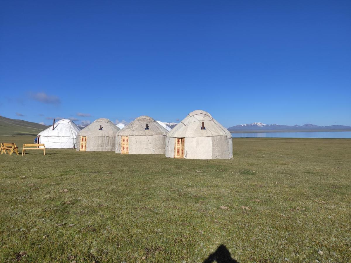 Yurt Camp Ali-Nur At Lake Song-Kol Юрточный Лагерь Али-Нур Озеро Сон-Куль Сон-Куль Кыргызстан Нарын Kyrgyzstan Naryn 外观 照片