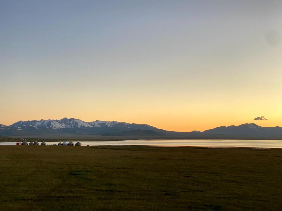 Yurt Camp Ali-Nur At Lake Song-Kol Юрточный Лагерь Али-Нур Озеро Сон-Куль Сон-Куль Кыргызстан Нарын Kyrgyzstan Naryn 外观 照片