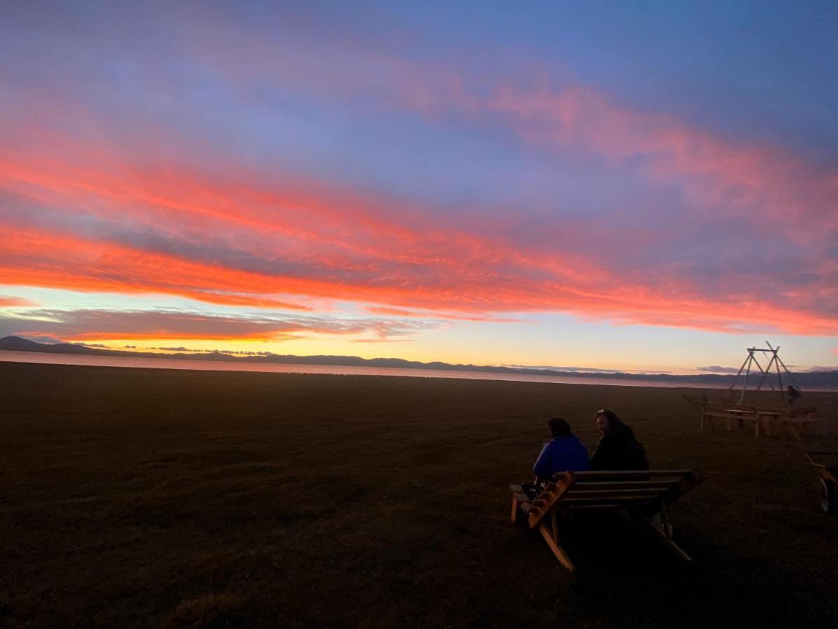 Yurt Camp Ali-Nur At Lake Song-Kol Юрточный Лагерь Али-Нур Озеро Сон-Куль Сон-Куль Кыргызстан Нарын Kyrgyzstan Naryn 外观 照片