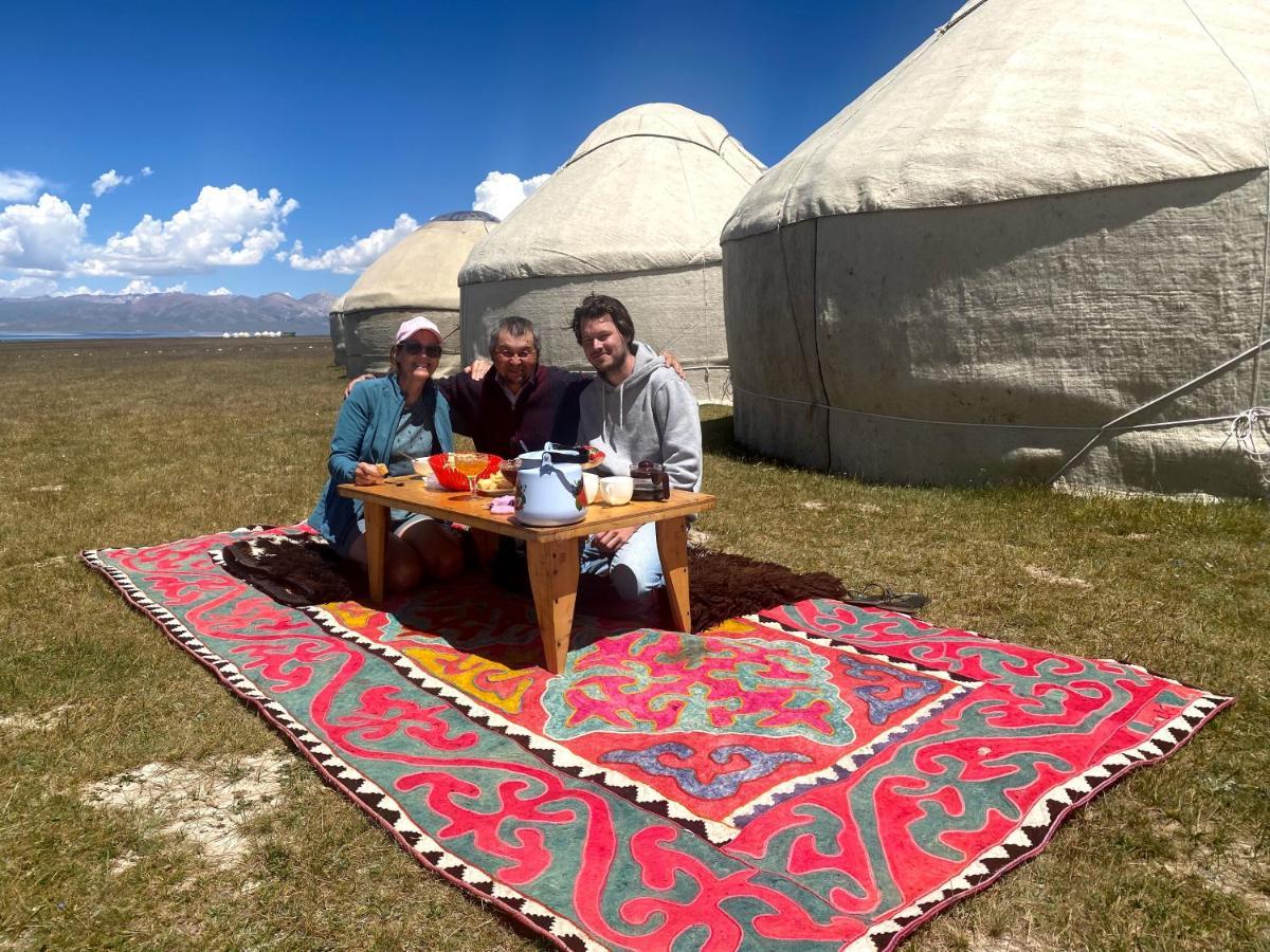 Yurt Camp Ali-Nur At Lake Song-Kol Юрточный Лагерь Али-Нур Озеро Сон-Куль Сон-Куль Кыргызстан Нарын Kyrgyzstan Naryn 外观 照片