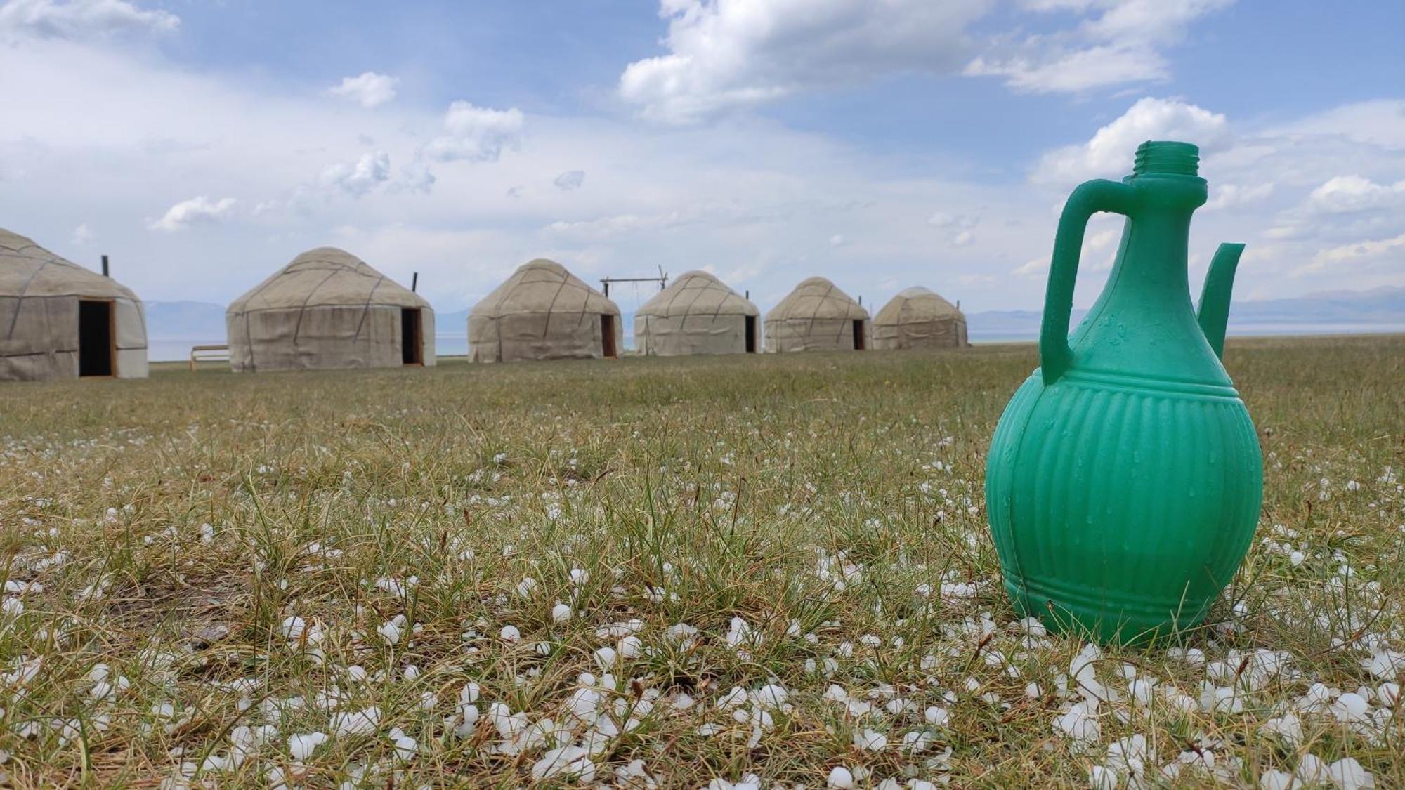 Yurt Camp Ali-Nur At Lake Song-Kol Юрточный Лагерь Али-Нур Озеро Сон-Куль Сон-Куль Кыргызстан Нарын Kyrgyzstan Naryn 外观 照片