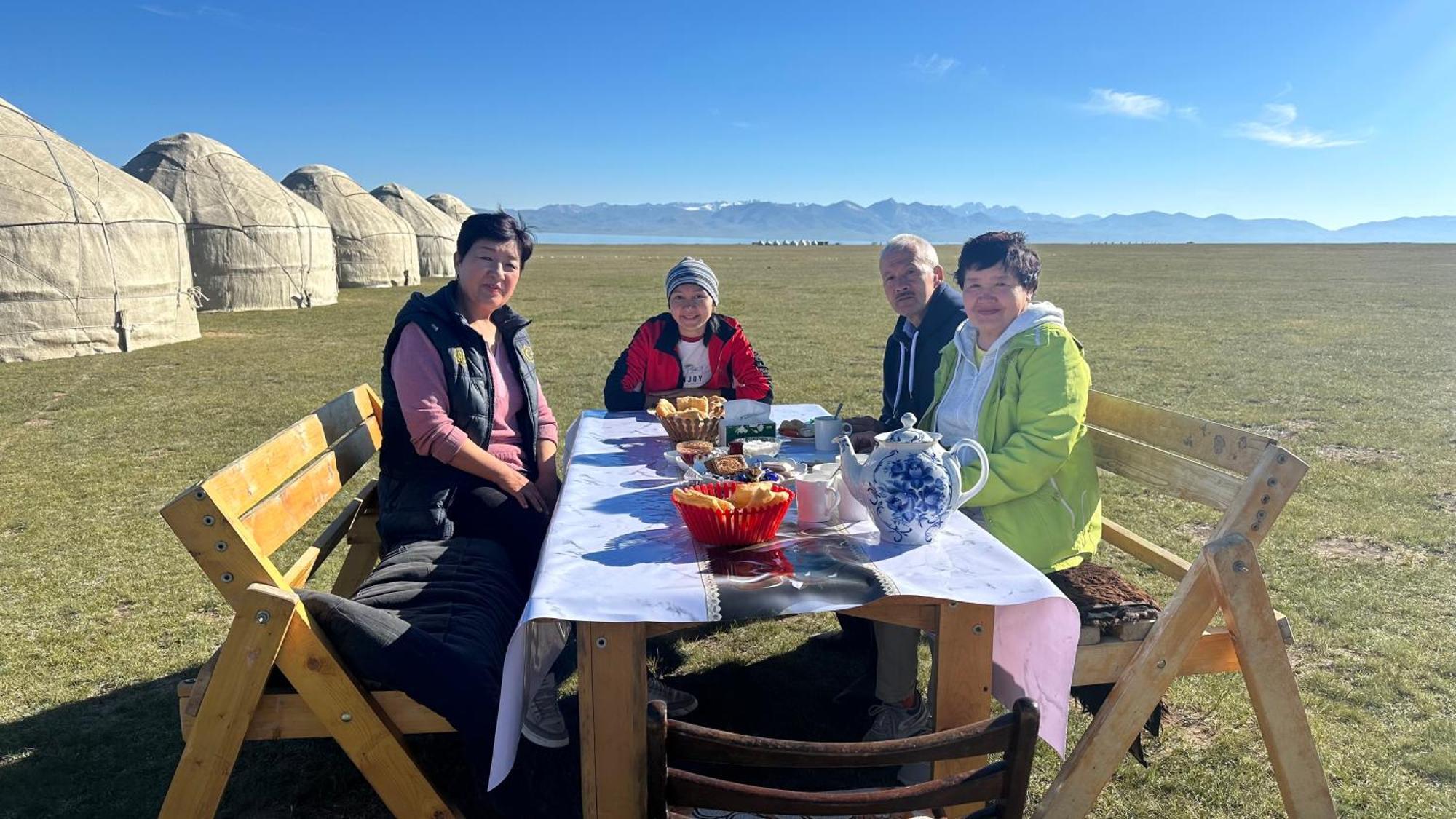 Yurt Camp Ali-Nur At Lake Song-Kol Юрточный Лагерь Али-Нур Озеро Сон-Куль Сон-Куль Кыргызстан Нарын Kyrgyzstan Naryn 外观 照片