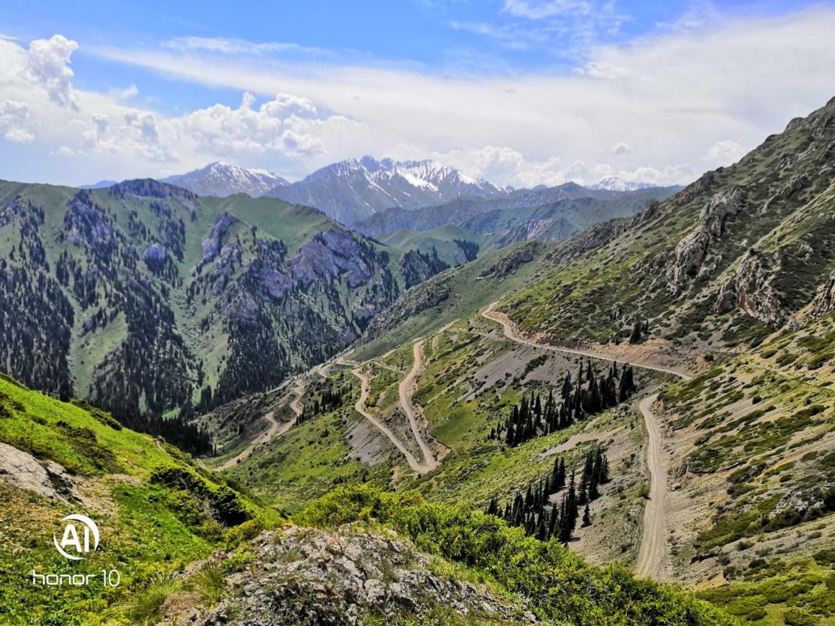 Yurt Camp Ali-Nur At Lake Song-Kol Юрточный Лагерь Али-Нур Озеро Сон-Куль Сон-Куль Кыргызстан Нарын Kyrgyzstan Naryn 外观 照片