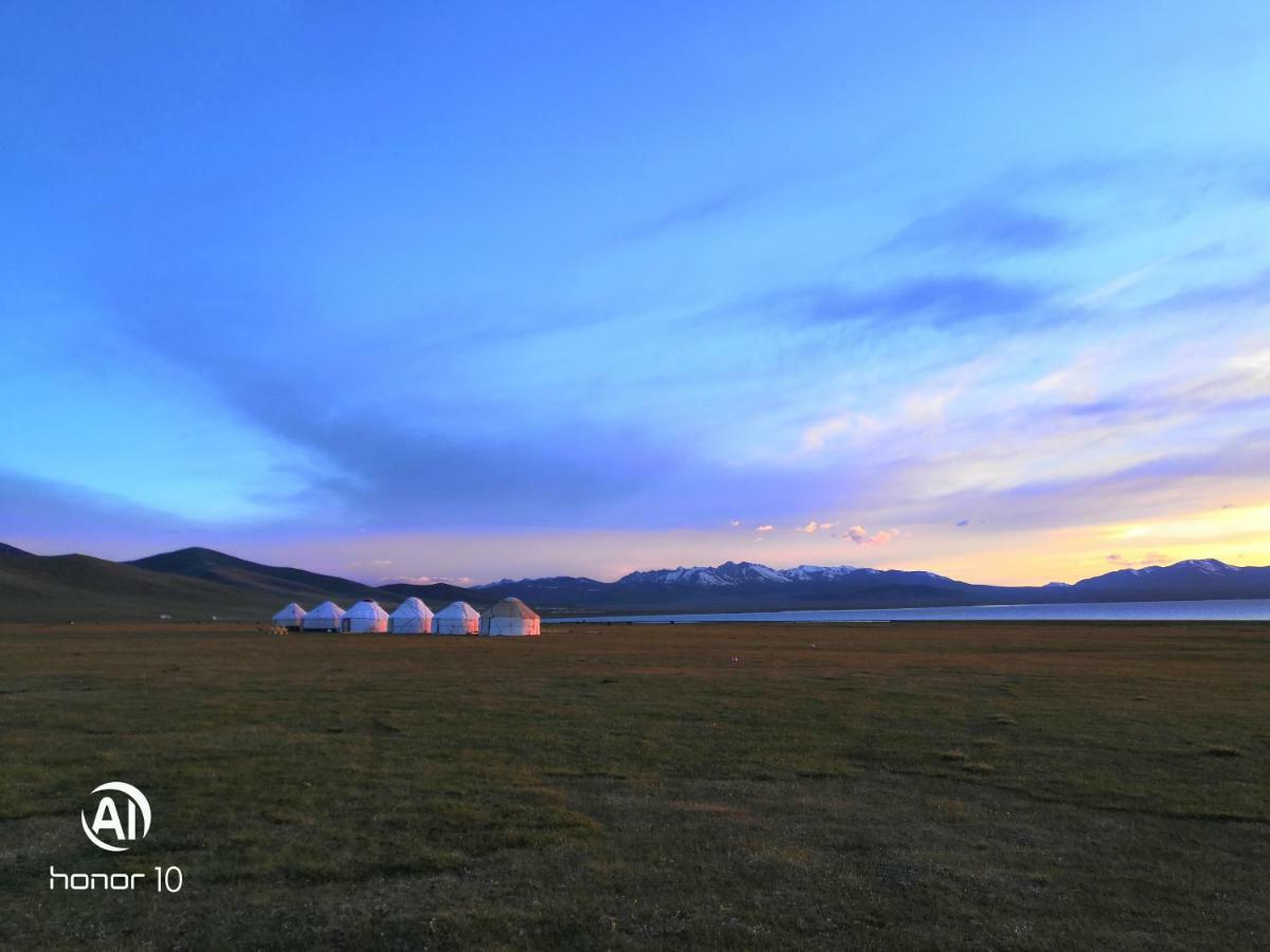 Yurt Camp Ali-Nur At Lake Song-Kol Юрточный Лагерь Али-Нур Озеро Сон-Куль Сон-Куль Кыргызстан Нарын Kyrgyzstan Naryn 外观 照片